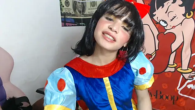 Amala Hott online show from October 26, 2025, 3:12 pm