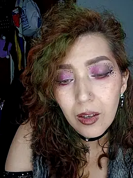 Luz delunaa online show from February 8, 2026, 4:54 am