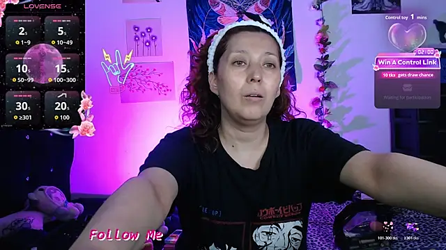 Luz delunaa online show from April 12, 2026, 10:46 pm
