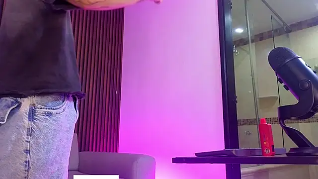 troy rouge online show from September 16, 2025, 7:15 pm