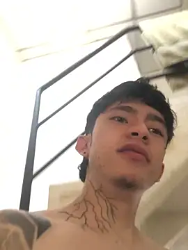 Snapshot of troy_rouge chatting on February 2, 2026, 4:39 pm troy rouge online show from February 2, 2026, 4:39 pm