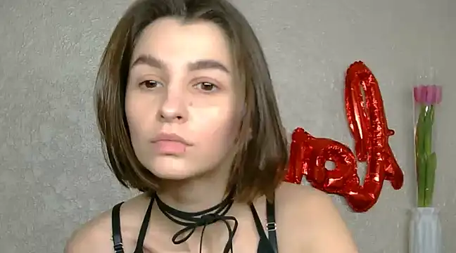 luna Gharming online show from March 8, 2025, 8:44 am