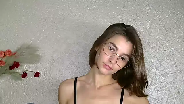 luna Gharming online show from September 21, 2025, 7:13 am