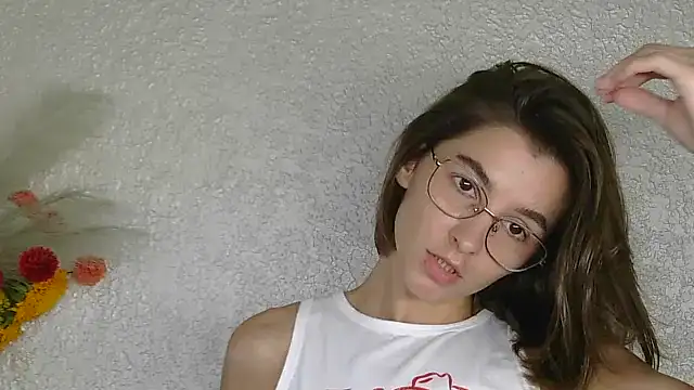 luna Gharming online show from September 9, 2025, 6:45 am