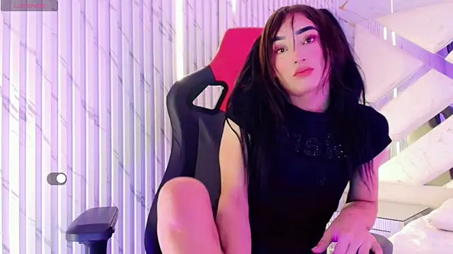 Small Hot19 online show from May 21, 2026, 8:34 am