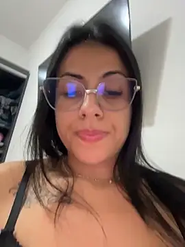 Snapshot of jheicylli chatting on February 21, 2026, 12:51 pm jheicylli online show from February 21, 2026, 12:51 pm