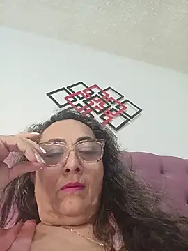 AlessandraLeroy online show from May 21, 2026, 1:14 am