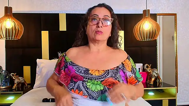 Snapshot of AlessandraLeroy chatting on October 12, 2025, 2:29 pm AlessandraLeroy online show from October 12, 2025, 2:29 pm