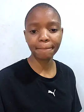 Snapshot of BondiBitch chatting on October 15, 2025, 1:59 am BondiBitch online show from October 15, 2025, 1:59 am