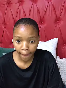 Snapshot of BondiBitch chatting on October 3, 2025, 8:21 pm BondiBitch online show from October 3, 2025, 8:21 pm