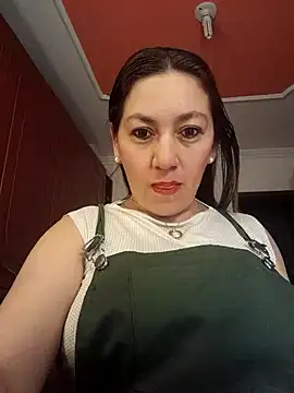 Snapshot of Luna-nevada chatting on October 15, 2025, 2:47 pm Luna-nevada online show from October 15, 2025, 2:47 pm