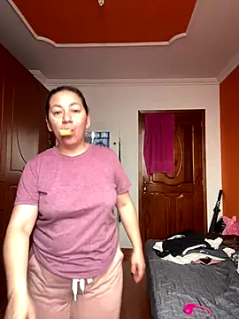 Luna-nevada online show from November 18, 2025, 3:48 pm