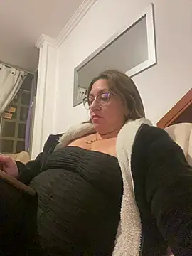 Luna-nevada online show from March 5, 2026, 1:02 am