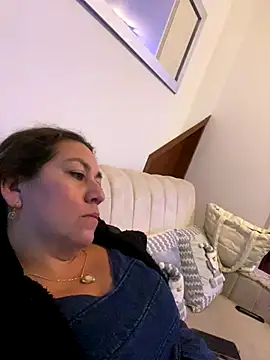 Luna-nevada online show from December 5, 2025, 12:32 am