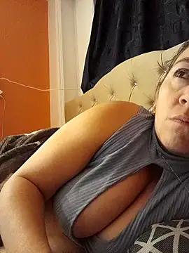 Snapshot of Luna-nevada chatting on September 23, 2025, 5:36 am Luna-nevada online show from September 23, 2025, 5:36 am