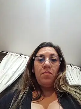 Snapshot of Luna-nevada chatting on October 29, 2025, 2:10 am Luna-nevada online show from October 29, 2025, 2:10 am