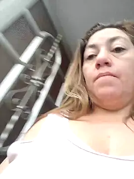 Snapshot of Luna-nevada chatting on September 30, 2025, 3:07 pm Luna-nevada online show from September 30, 2025, 3:07 pm