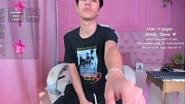 Snapshot of SHADY_STONE chatting on September 20, 2025, 8:47 pm SHADY STONE online show from September 20, 2025, 8:47 pm