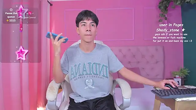 Snapshot of SHADY_STONE chatting on October 20, 2025, 9:26 pm SHADY STONE online show from October 20, 2025, 9:26 pm