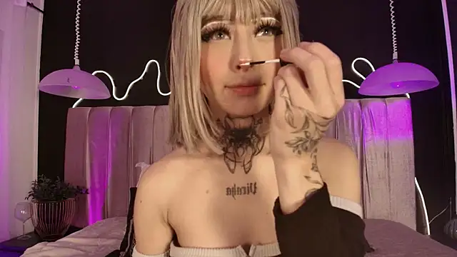 Snapshot of Zhally_Dee chatting on February 3, 2026, 7:41 pm Zhally Dee online show from February 3, 2026, 7:41 pm