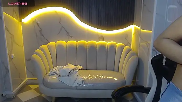  wendy b online show from October 11, 2025, 2:45 am