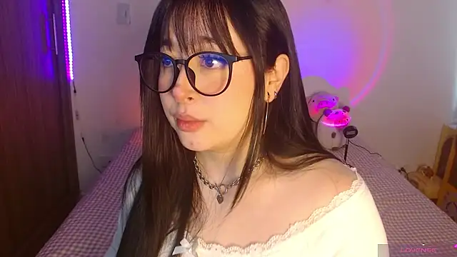Oliviargf online show from June 14, 2026, 2:29 pm