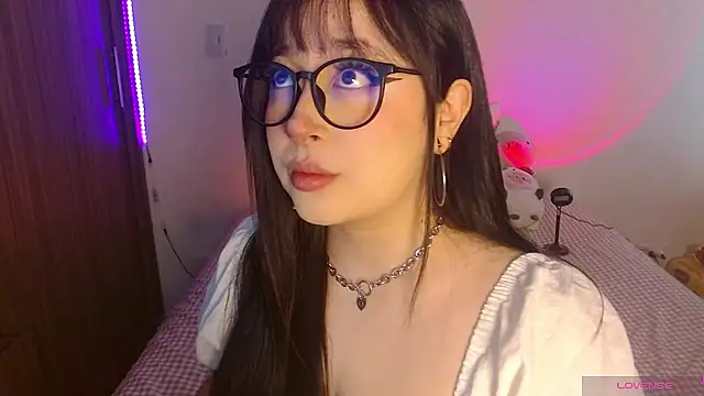 Oliviargf online show from July 15, 2026, 1:40 pm