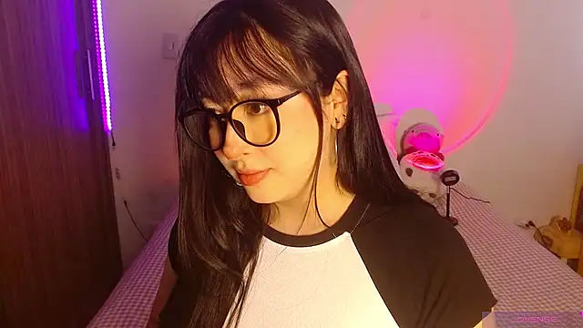 Oliviargf online show from August 3, 2026, 1:28 pm