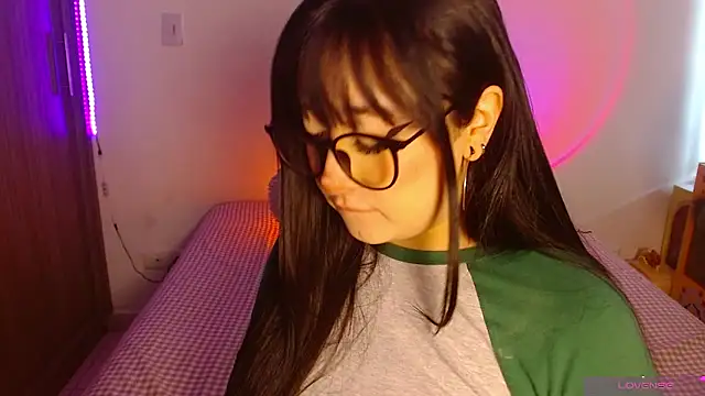 Oliviargf online show from June 13, 2026, 2:04 pm