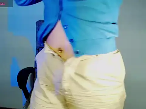 Snapshot of Hannah_Kiim chatting on September 25, 2025, 1:00 am Hannah Kiim online show from September 25, 2025, 1:00 am