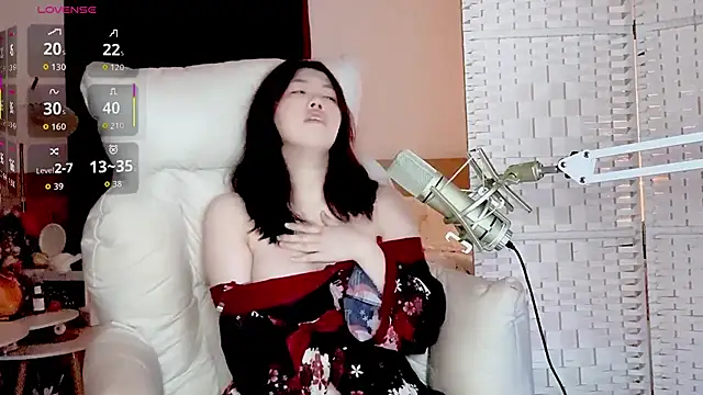 Snapshot of Cocobee chatting on September 23, 2025, 4:36 pm Cocobee online show from September 23, 2025, 4:36 pm