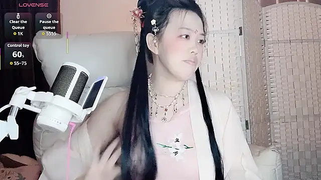 Snapshot of Cocobee chatting on October 19, 2025, 4:21 pm Cocobee online show from October 19, 2025, 4:21 pm