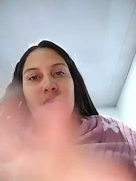 esmeralda jadees online show from June 14, 2026, 2:29 pm