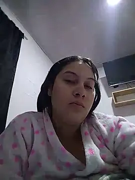 esmeralda jadees online show from May 27, 2026, 1:18 pm