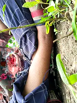 himvilohi08 online show from September 24, 2025, 4:52 am