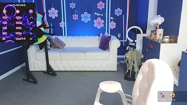 Snapshot of Kira_Kenet chatting on October 27, 2025, 10:49 am Kira Kenet online show from October 27, 2025, 10:49 am