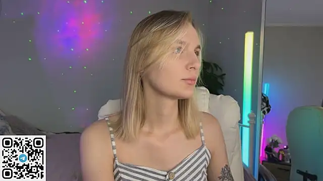 Snapshot of _Vikky_Moon_ chatting on July 2, 2026, 12:55 am Vikky Moon online show from July 2, 2026, 12:55 am