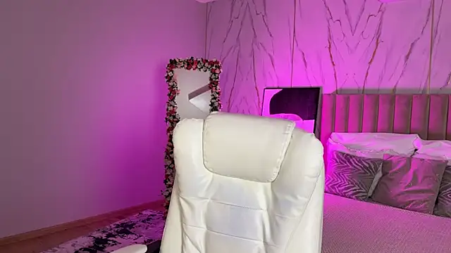 Snapshot of _Vikky_Moon_ chatting on October 17, 2025, 1:09 am Vikky Moon online show from October 17, 2025, 1:09 am