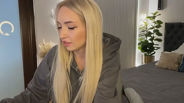 OhMyEmma online show from March 30, 2026, 1:18 am