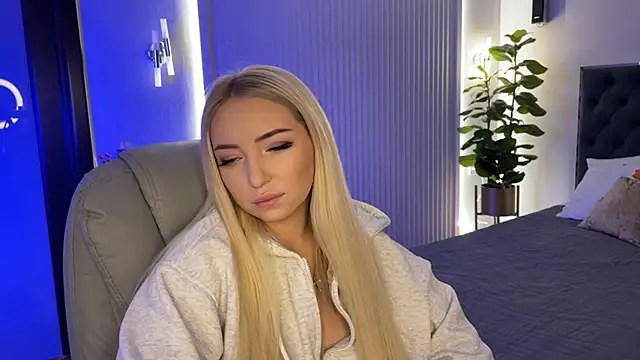 OhMyEmma online show from November 3, 2025, 1:33 am