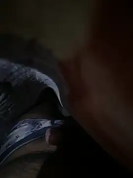 Snapshot of MIRTHICK2002 chatting on October 8, 2025, 12:12 am MIRTHICK2002 online show from October 8, 2025, 12:12 am