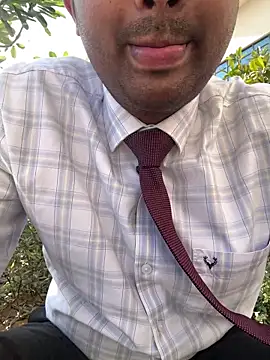 Snapshot of MIRTHICK2002 chatting on March 13, 2025, 12:24 pm MIRTHICK2002 online show from March 13, 2025, 12:24 pm