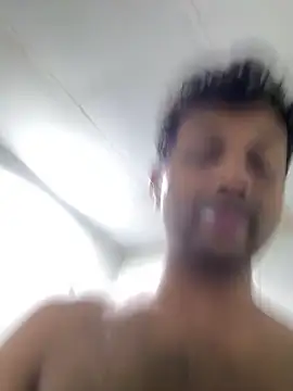 Snapshot of MIRTHICK2002 chatting on October 5, 2025, 11:28 pm MIRTHICK2002 online show from October 5, 2025, 11:28 pm