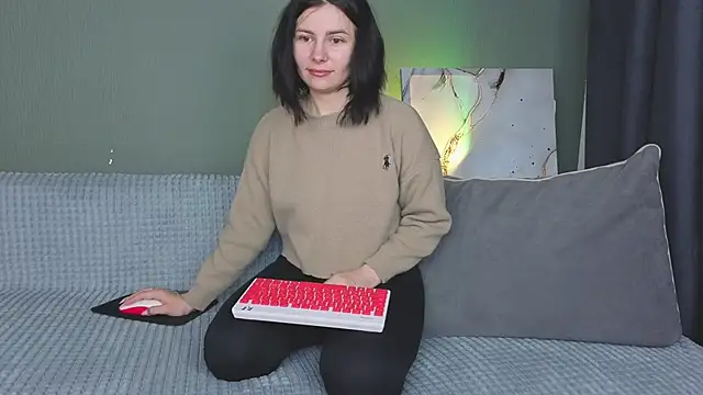 Snapshot of Charlotte_Woods chatting on September 22, 2025, 4:18 am Charlotte Woods online show from September 22, 2025, 4:18 am