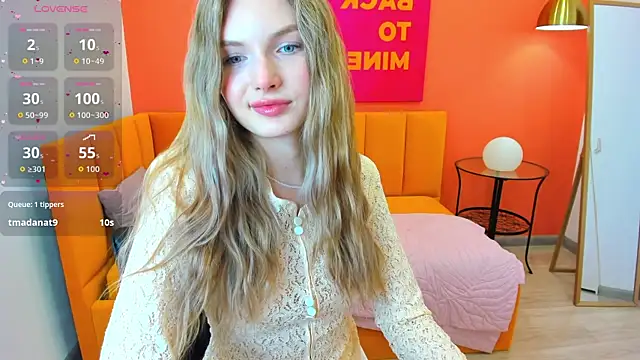 EvelineAmore online show from May 24, 2026, 8:58 am