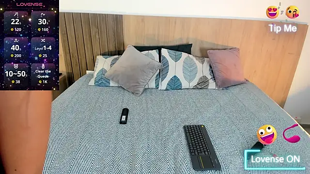 Snapshot of _SamantaGomez chatting on November 12, 2025, 8:23 pm SamantaGomez online show from November 12, 2025, 8:23 pm