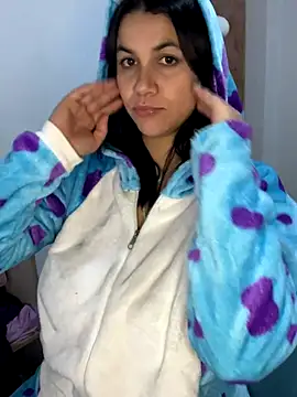 Snapshot of roldanmary chatting on September 21, 2025, 3:55 am roldanmary online show from September 21, 2025, 3:55 am