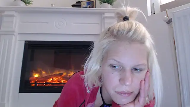 ElssaRush online show from October 18, 2025, 10:50 am