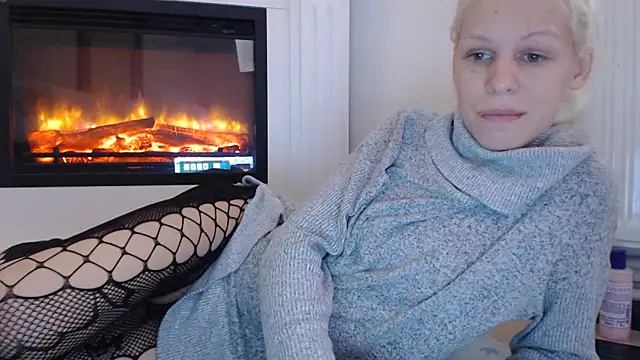 ElssaRush online show from October 12, 2025, 8:59 am