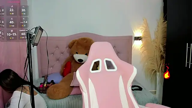 Ashley dolll online show from February 2, 2026, 10:09 pm